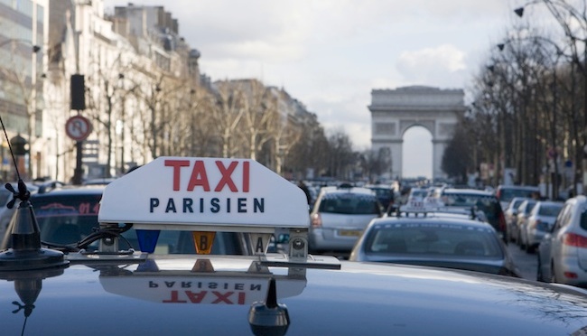 Comprehensive travel guide on Taxi Services from CDG Airport to Paris